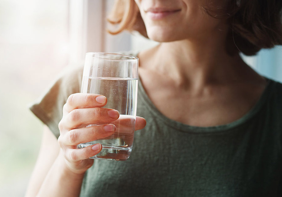 Discover the hidden secret of bright and fresh skin with drinking water